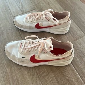 Nike women’s waffle one SE size 10.5